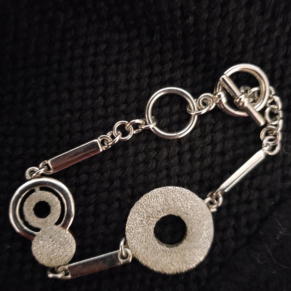 Silver bracelet 💢 2 for 25
